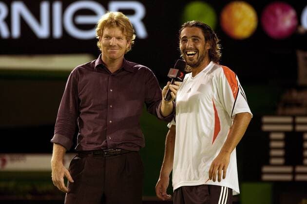 Marcos Baghdatis (Zypern) im Siegerinterview bei Jim Courier (USA) Tennis Herren Australian Open 2006, Grand Slam, ATP Tour Gruppe Melbourne Freude,