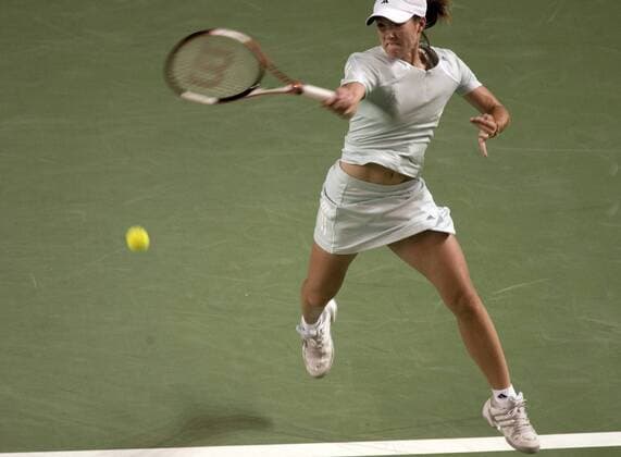Justine Henin Hardenne (Belgien) - Vorhand Tennis Damen Australian Open 2006, Grand Slam, WTA Tour, Hartplatz, Hardcourt, Hartplatztennis, Hartplatzturnier Einzelbild Melbourne Dynamik,