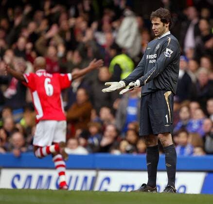 Torwart Petr Cech (Chelsea) ratlos nach dem Gegentor -  Fußball Herren English Premier League 2005 2006, 1. Englische Liga, Chelsea FC London Einzelbild London