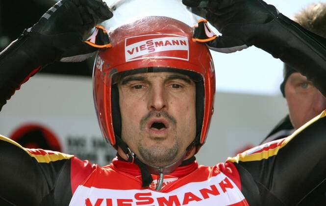 Georg Hackl (Deutschland) - Startvorbereitung Rennrodeln Herren Weltcup 2005 2006, Welt Cup, Worldcup, World, WC, Rennschlitten, Rennschlittensport, Rodeln Porträt Oberhof Konzentration,