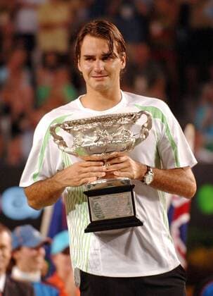 Roger Federer (Schweiz) zeigt sich ob seines Sieges bei den Australian Open 2006 sehr gerührt Tennis Herren Australian Open 2006, Grand Slam, ATP Tour Einzelbild o0 Finale Endspiel Emotionen Melbourne Glück, Freude,