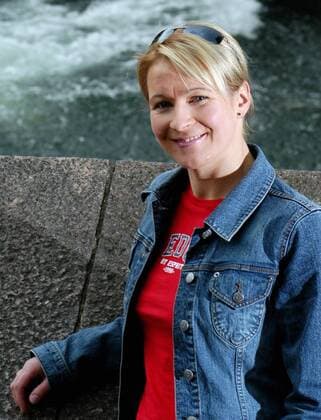 Claudia Pechstein (Deutschland) Eisschnellauf Damen Shooting 2004, Fotoshooting, Fototermin, Kleidung, Outfit, privat, Vdig Einzelbild Berlin