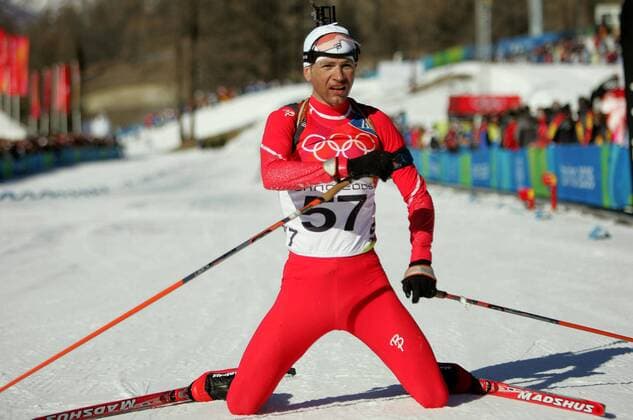 Ole Einar Björndalen (Norwegen) erschöpft im Ziel Biathlon OS Winter Herren Olympische Spiele Turin 2006, Winterspiele, 20km, 20 km, Kilometer Einzelbild pan12508 Cesana San Sicario Erschöpfung,  