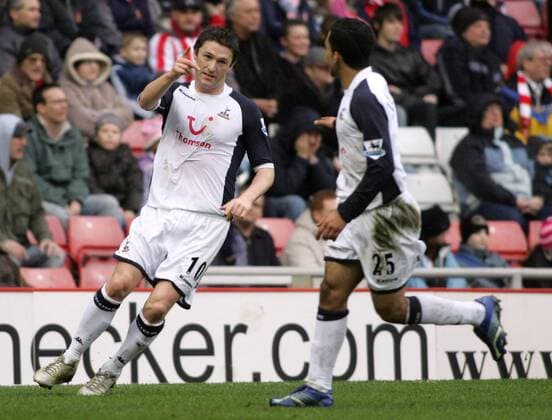 Torschütze Robbie Keane (li.) und Aaron Lennon (beide Tottenham Hotspurs) beim Torjubel -  Fußball Herren English Premier League 2005 2006, 1. Englische Liga, Tottenham Hotspur, Spurs Gruppe Sunderland Dynamik, Freude,