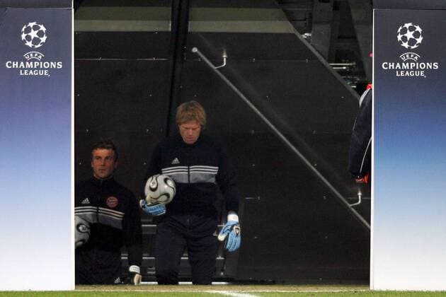 Torwart Oliver Kahn und Torwart Michael Rensing (beide Bayern) kommen aus den Katakomben Fußball EC 1 Herren Champions League 2005 2006, Achtelfinale, FC Bayern München Gruppe München