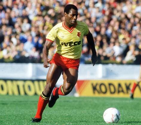 Luther Blissett (Watford) am Ball -  Fußball Herren English First Division 1984 1985, 1. Englische Liga, FC Watford, Vdia Einzelbild Watford Dynamik,