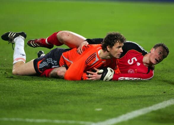 Torwart Jens Lehmann (vorn) und Robert Huth (beide Deutschland) befürchten Schlimmes Fußball Länderspiel Herren Freundschaftsspiel 2006, Test, Testspiel, Nationalmannschaft, Nationalteam, Nationaltrikot Gruppe Florenz