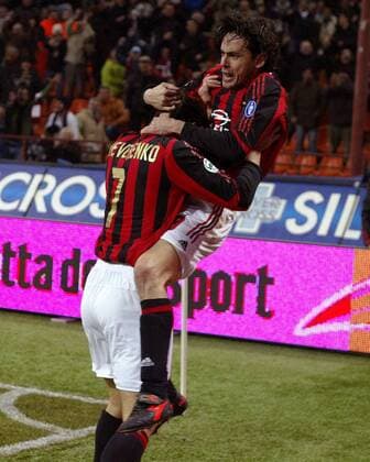 Filippo Inzaghi (re.) und Andriy Shevchenko (beide Milan) - Torjubel -  Fußball Herren Serie A 2005 2006, 1. Italienische Liga, AC Mailand Gruppe Mailand Freude,