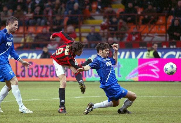 Filippo Inzaghi (Milan, Mitte) gegen Richard Vanigli (Empoli, re.) Fußball Herren Serie A 2005 2006, 1. Italienische Liga, AC Mailand - Empoli FC 3:0 Gruppe Mailand Dynamik,