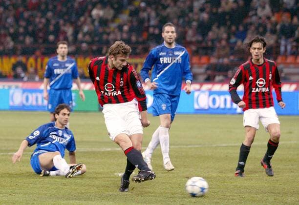 Andriy Shevchenko (li.) schiebt den Ball ins Tor, den Filippo Inzaghi (beide Milan, re.) ihm mustergültig aufgelegt hat Fußball Herren Serie A 2005 2006, 1. Italienische Liga, AC Mailand Gruppe Mailand Dynamik,