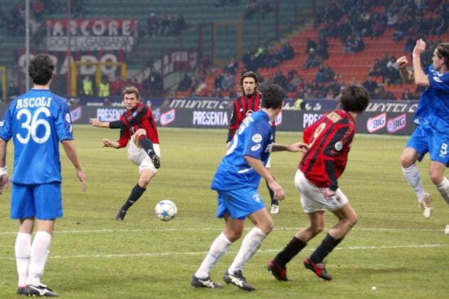 Andriy Shevchenko (2. v. li.) zieht ab, daneben Andrea Pirlo (beide Milan) Fußball Herren Serie A 2005 2006, 1. Italienische Liga, AC Mailand - Empoli FC 3:0 Gruppe Mailand Dynamik,