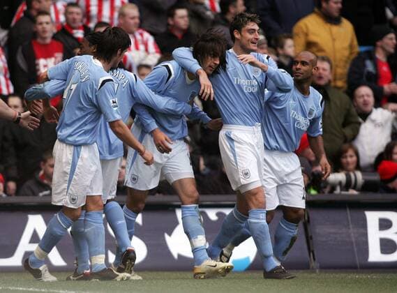 Torjubel Manchester City v.re.: Trevor Sinclair, Albert Riera und Georgios Samaras -  Fußball Herren English Premier League 2005 2006, 1. Englische Liga, Manchester City Gruppe Manchester Freude,