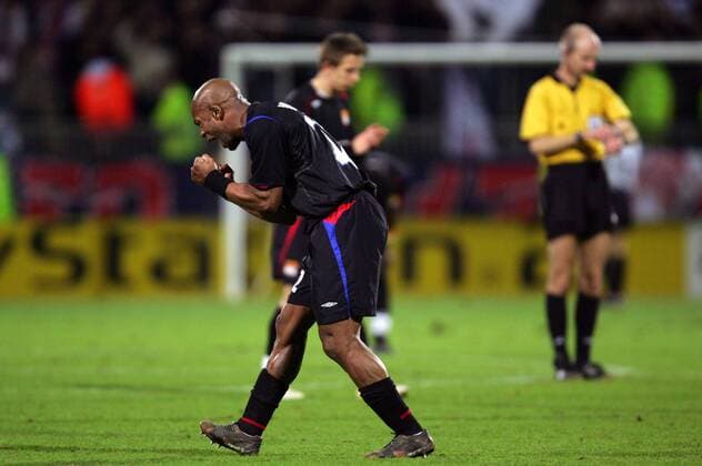 Sylvain Wiltord (Lyon) - Torjubel Fußball EC 1 Herren Champions League 2005 2006, Achtelfinale, Olympique Lyonnais, OL Einzelbild pan13030 Lyon Freude, Begeisterung,  