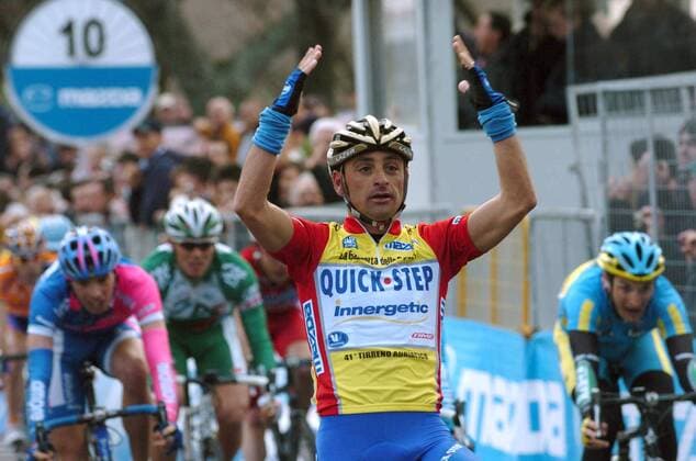 Paolo Bettini (Italien Quick Step Innergetic) gewinnt die 2. Etappe der 41. Tirreno Adriatico 2006 -  Radsport Herren 41. Tirreno Adriatico 2006, Zwei Meere, Rundfahrt, Straßenradsport, Straße, Rad Einzelbild 2. Etappe: Tivoli - Frascati