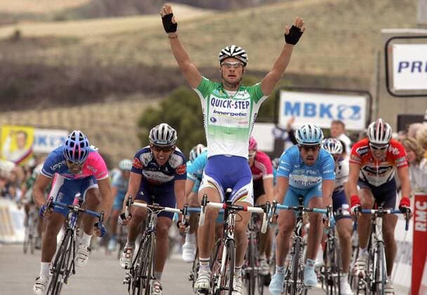 Tom Boonen (Belgien Quick Step Innergetic) gewinnt die 4. Etappe Paris Nizza 2006 vor Allan Davis (Australien Liberty Seguros, 2.v.li.) und Stefan Schumacher (Deutschland Gerolsteiner, 2.v.re.), li. Danilo Napolitano (Italien Lampre) Radsport Herren Paris Nizza 2006, Straßenradsport, Straße, Rad, ProTour Gruppe 4. Etappe: Saint Etienne - Rasteau Freude,
