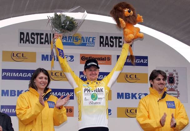 Floyd Landis (USA Phonak) jubelt im gelben Trikot des Gesamtführenden Radsport Herren Paris Nizza 2006, Straßenradsport, Straße, Rad, ProTour Gruppe 4. Etappe: Saint Etienne - Rasteau