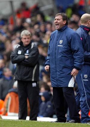 Trainer Bryan Robson (West Brom) gibt lautstark Anweisungen -  Fußball Herren English Premier League 2005 2006, 1. Englische Liga, West Bromwich Albion Gruppe Birmingham
