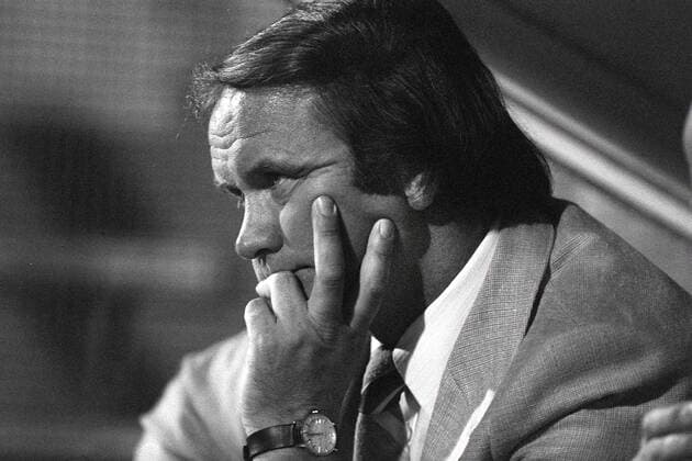 Trainer Ron Atkinson (West Brom) nachdenklich -  Fußball Herren English League Cup 1979 1980, Pokal, Ligapokal, English First Division, One, 1. Englische Liga, WBA Porträt West Bromwich Nachdenklichkeit, Skepsis,