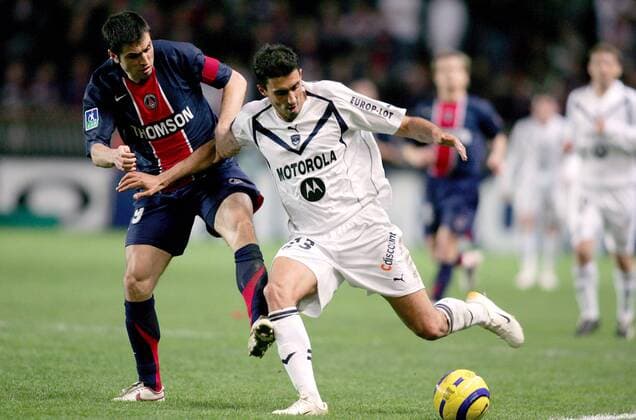 David Jemmali (re., Bordeaux) gegen Pauleta (Paris St. Germain) -  Fußball Herren Ligue 1 2005 2006, 1. Französische Liga, Paris Saint Germain - Girondins de Bordeaux 3:1, PSG, Vdig Gruppe pan13469 Paris Dynamik,  