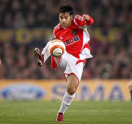 Fabrizio Miccoli (Benfica Lissabon) am Ball -  Fußball EC 1 Herren Champions League 2005 2006, Benfica Lissabon Einzelbild Viertelfinale Barcelona Dynamik,