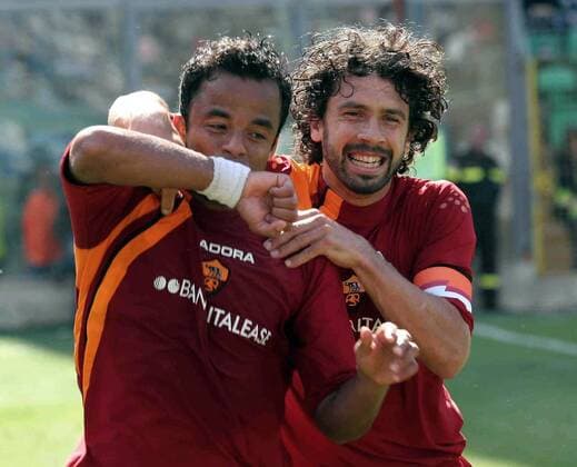 Mancini (li.) und Damiano Tommasi (beide Roma) - Torjubel -  Fußball Herren Serie A 2005 2006, 1. Italienische Liga, AS Rom Gruppe Palermo Freude,