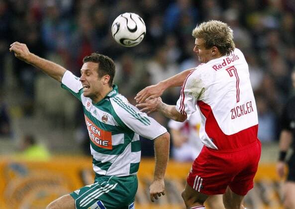 Jozef Valachovic (Rapid Wien, li.) gegen Alexander Zickler (Salzburg) Fußball Herren TMobileBundesliga 2005 2006, 1. Österreichische Liga, SK Rapid Wien - SV Red Bull Salzburg 0:1 Gruppe Wien Dynamik,