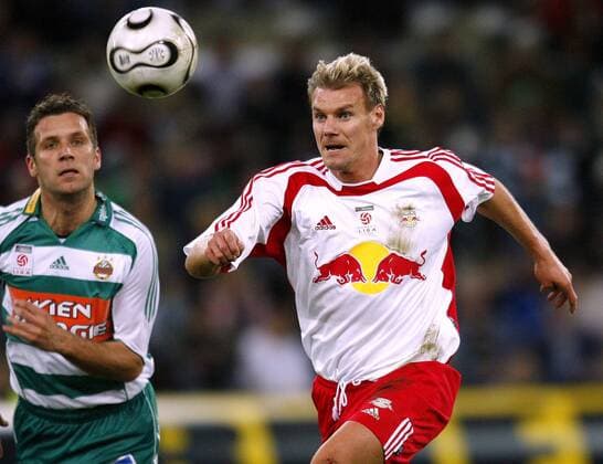 Alexander Zickler (Salzburg, re.) gegen Jozef Valachovic (Rapid Wien) Fußball Herren TMobileBundesliga 2005 2006, 1. Österreichische Liga, SK Rapid Wien - SV Red Bull Salzburg 0:1 Gruppe Wien Dynamik,