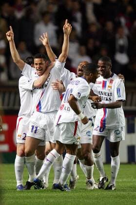 Torjubel Lyon, v. re.: Eric Abidal, Sylvain Wiltord (hi.), Florent Malouda, Torschütze Fred -  (pan13696) Fußball Herren Ligue 1 2005 2006, 1. Französische Liga, Olympiques Lyonnais, OL Gruppe pan13696 Paris Freude, Begeisterung,  