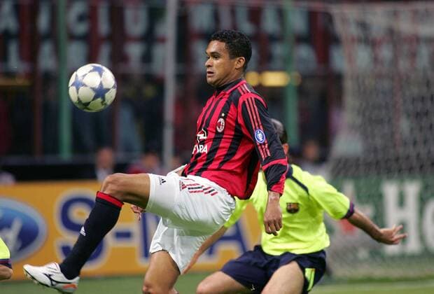 Serginho (Milan) am Ball Fußball EC 1 Herren Champions League 2005 2006, Halbfinale, AC Mailand, Vdig Einzelbild Mailand