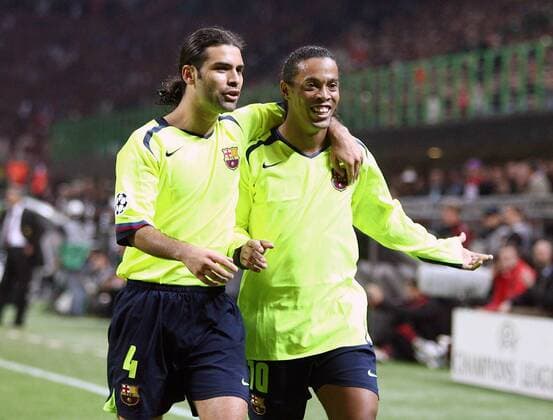 Ronaldinho (re.) und Rafael Marquez (beide FC Barcelona) - Torjubel -  Fußball EC 1 Herren Champions League 2005 2006, FC Barcelona, Barca Gruppe Mailand Freude,
