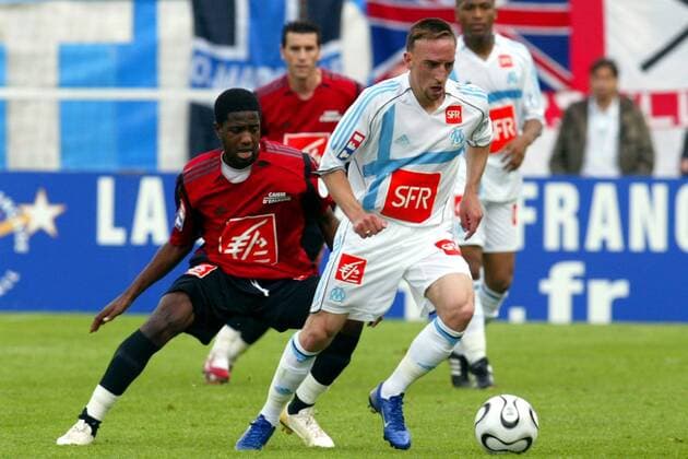 Franck Ribery (Marseille, re.) gegen Arnold Mvuemba (Rennes) -  (pan13744) Fußball Herren Coupe de France 2005 2006, Französischer Pokal, Pokalspiel, OM Gruppe Olympique de Marseille - Stade Rennais 3:0 Marseille  