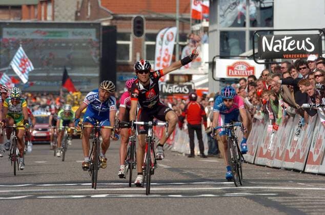 Alejandro Valverde (Mitte, Spanien Caisse d Epargne - Illes Balears) gewinnt Lüttich Bastogne Lüttich 2006 vor Paolo Bettini (li., Quick Step Innergetic) und Damiano Cunego (re., beide Italien Lampre) -  Radsport Herren Lüttich Bastogne Lüttich 2006, ProTour, Straßenradsport, Straße, Rad, Vdig Gruppe Freude,