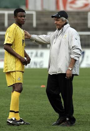 Nationaltrainer Ratomir Dujkovic im Gespräch mit Eric Addo (beide Ghana) Fußball Herren Nationalmannschaft 2006, Nationalteam, Nationaltrikot, Vorbereitung, Training Gruppe Würzburg