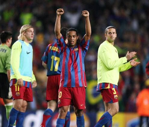 Ronaldinho (Mitte) - Schlussjubel, dahinter Maxi Lopez (li.) und Thiago Motta (alle FC Barcelona) -  Fußball EC 1 Herren Champions League 2005 2006, Halbfinale, FC Barcelona, Barca Gruppe Barcelona Freude,