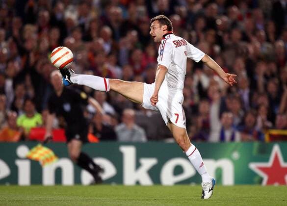 Andriy Shevchenko (Milan) - Ballannahme -  Fußball EC 1 Herren Champions League 2005 2006, Halbfinale, AC Mailand Einzelbild Barcelona Dynamik,