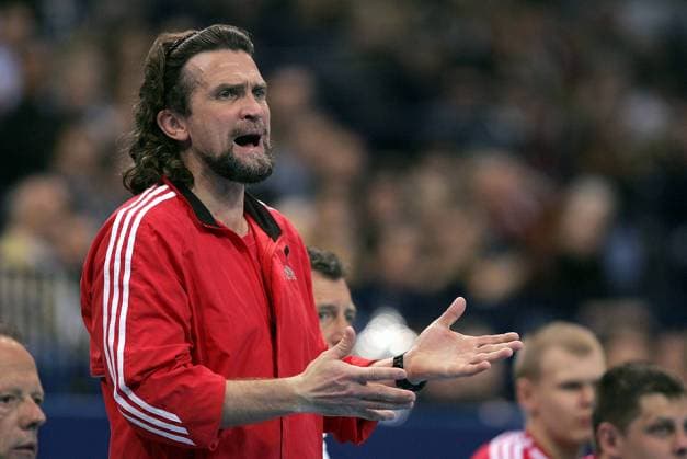 Trainer Dr. Rastislav Trtik (Melsungen) gibt unzufrieden Anweisungen Handball 1. BL Herren Saison 2005 2006, MT Melsungen Einzelbild Hamburg