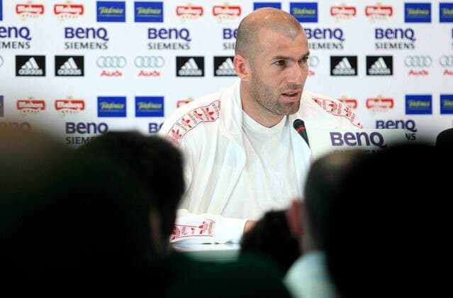 Zinedine Zidane (Real Madrid) verkündet auf der Pressekonferenz seinen Rücktritt nach dem Weltmeisterschaftsturnier -  (pan13834) Fußball Herren Primera Division 2005 2006, 1. Spanische Liga, Real Madrid CF, PK, Pressetermin, Vdig Einzelbild Madrid  