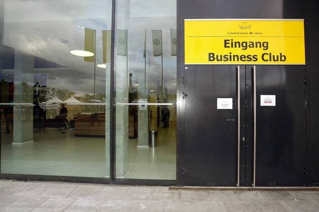 Eingang zum Business Club in der Commerzbank Arena, Heimspielstätte von Eintracht Frankfurt Fußball 1. BL Herren Saison 2005 2006, Eintracht Frankfurt, Fotostory, Stadionstory Totale CommerzbankArena Waldstadion Frankfurt M.