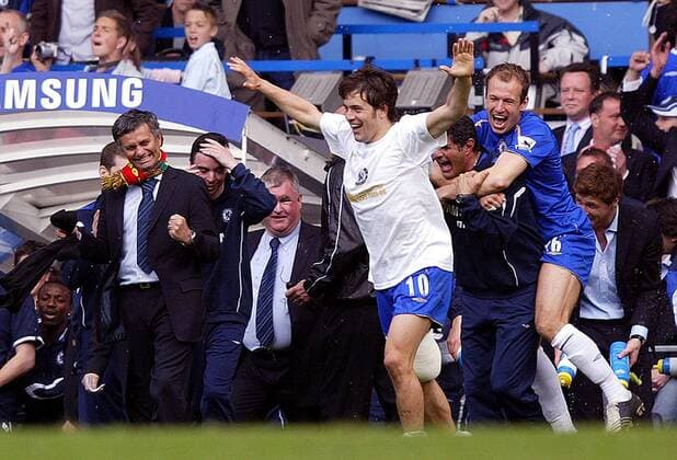 Der Chelsea FC London ist Englischer Meister 2005 2006, v.li. jubeln Trainer Jose Mourinho, Joe Cole und Arjen Robben -  Fußball Herren English Premier League 2005 2006, 1. Englische Liga, Chelsea FC London, Meisterschaft Gruppe London Begeisterung, Freude,