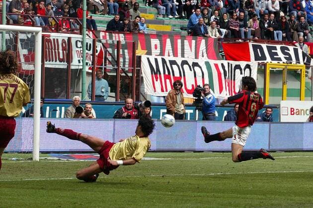 Torschütze Filippo Inzaghi (Milan, re.) zieht ab, daneben kommt Fabio Galante (Livorno) zu spät - Fußball Herren Serie A 2005 2006, 1. Italienische Liga, AC Mailand - AS Livorno 2:0 Totale Mailand Dynamik,