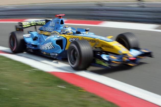 Fernando Alonso (Spanien Renault) in seinem Boliden Motorsport Grand Prix Herren Großer Preis von Europa 2006, Formel 1 Weltmeisterschaft, F1, F, GP, WM, Freies Training Einzelbild Nürburgring Nürburg Dynamik,