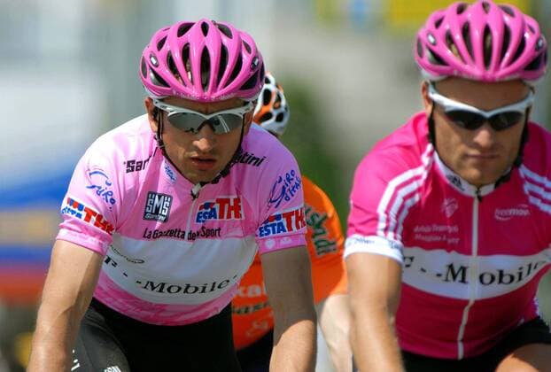 Serhiy Honchar (Ukraine, li.) hinter seinem Teamkollegen Matthias Kessler (Deutschland beide T Mobile) -  Radsport Herren 89. Giro dItalia 2006, d Italia, ProTour, Straßenradsport, Straße, Rad Gruppe 6. Etappe: Busseto - Forli
