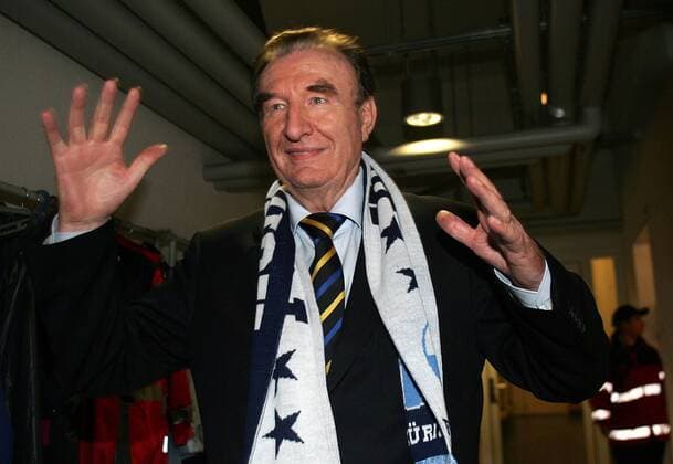 Präsident Sven Hotz (FC Zürich) jubelt in den Katakomben über den Gewinn der Schweizer Meisterschaft -  Fußball Herren Super League 2005 2006, Nationalliga A, NLA, 1. Schweizer Liga Einzelbild Basel Begeisterung, Freude,