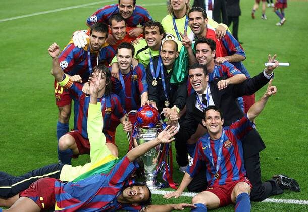 Der FC Barcelona gewinnt die Champions League 2005 2006: Jubel um den Pokal, Ronaldinho (li.) und Juliano Belletti (re.) -  Fußball EC 1 Herren Champions League 2005 2006, Finale, Endspiel, FC Barcelona, Vdig, Barca Totale Paris Freude,