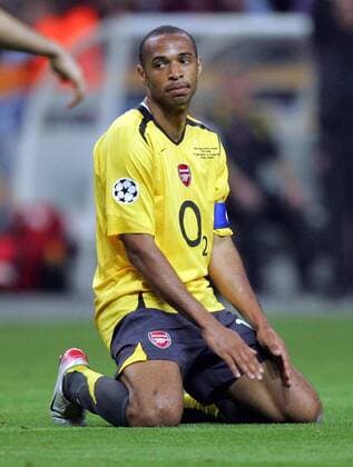 Thierry Henry (Arsenal) enttäuscht am Boden Fußball EC 1 Herren Champions League 2005 2006, Arsenal FC London, Finale, Endspiel, Vdig Einzelbild Paris Verzweiflung,