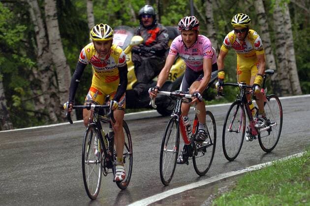 Leonardo Piepoli (Saunier Duval Prodir) vor Ivan Basso (CSC) und Gilberto Simoni (Saunier Duval Prodir alle Italien) -  Radsport Herren 89. Giro dItalia 2006, d Italia, ProTour, Straßenradsport, Straße, Rad Gruppe 13. Etappe: Alessandria - La Thuile