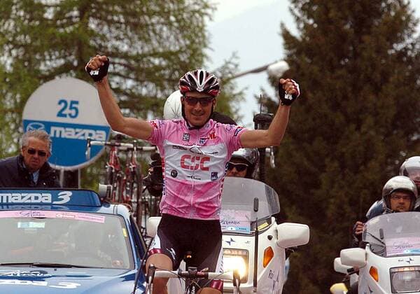 Ivan Basso (Italien CSC) gewinnt die 16. Etappe des Giro d Italia 2006 -  Radsport Herren 89. Giro dItalia 2006, d Italia, ProTour, Straßenradsport, Straße, Rad Einzelbild 16. Etappe: Rovato - Trento Freude,