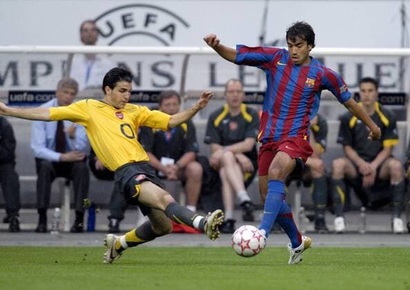 Giovanni van Bronckhorst (FC Barcelona, re.) gegen Cesc Fabregas (Arsenal) Fußball EC 1 Herren Champions League 2005 2006, Finale, Endspiel, FC Barcelona - Arsenal FC London 2:1, Barca Gruppe Paris Dynamik,