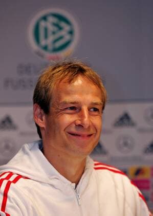 Bundestrainer Jürgen Klinsmann (Deutschland) - DFB Pressekonferenz Fußball Herren Vorschau Weltmeisterschaft 2006, Nationalmannschaft, Nationalteam, PK, Pressetermin Porträt Genf Freude,