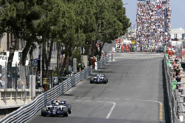 Mark Webber (Australien) vor Nico Rosberg (Deutschland beide Williams Cosworth) Motorsport Grand Prix Herren Großer Preis von Monaco 2006, Formel 1 Weltmeisterschaft, F1, F, GP, WM, Qualifying Totale Circuit de Monaco Monte Carlo
